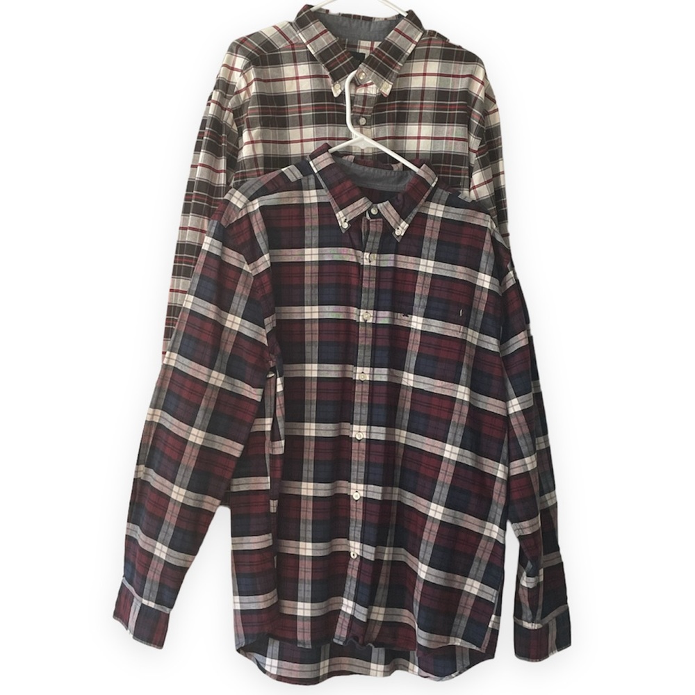Bundle of 2 mens American Eagle Collared button up plaid shirts
